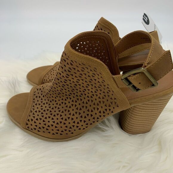 Universal Thread Booties - Picture 1 of 4